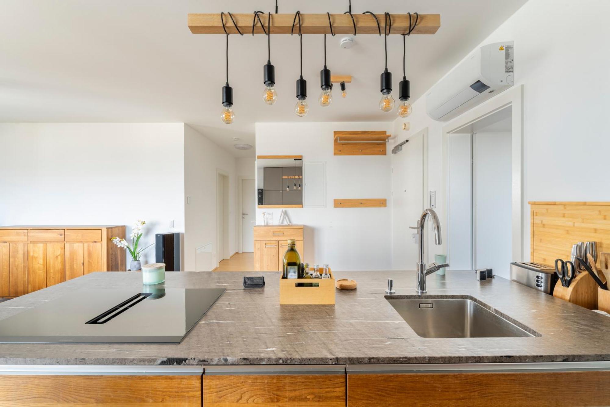 Edler Wohnraum Panoramablick 3 Sz Boxspringbetten, E-Ladestation, Kaffeevollautomat, Klima, Lift, Terrasse & 2Xtg Graz Kültér fotó
