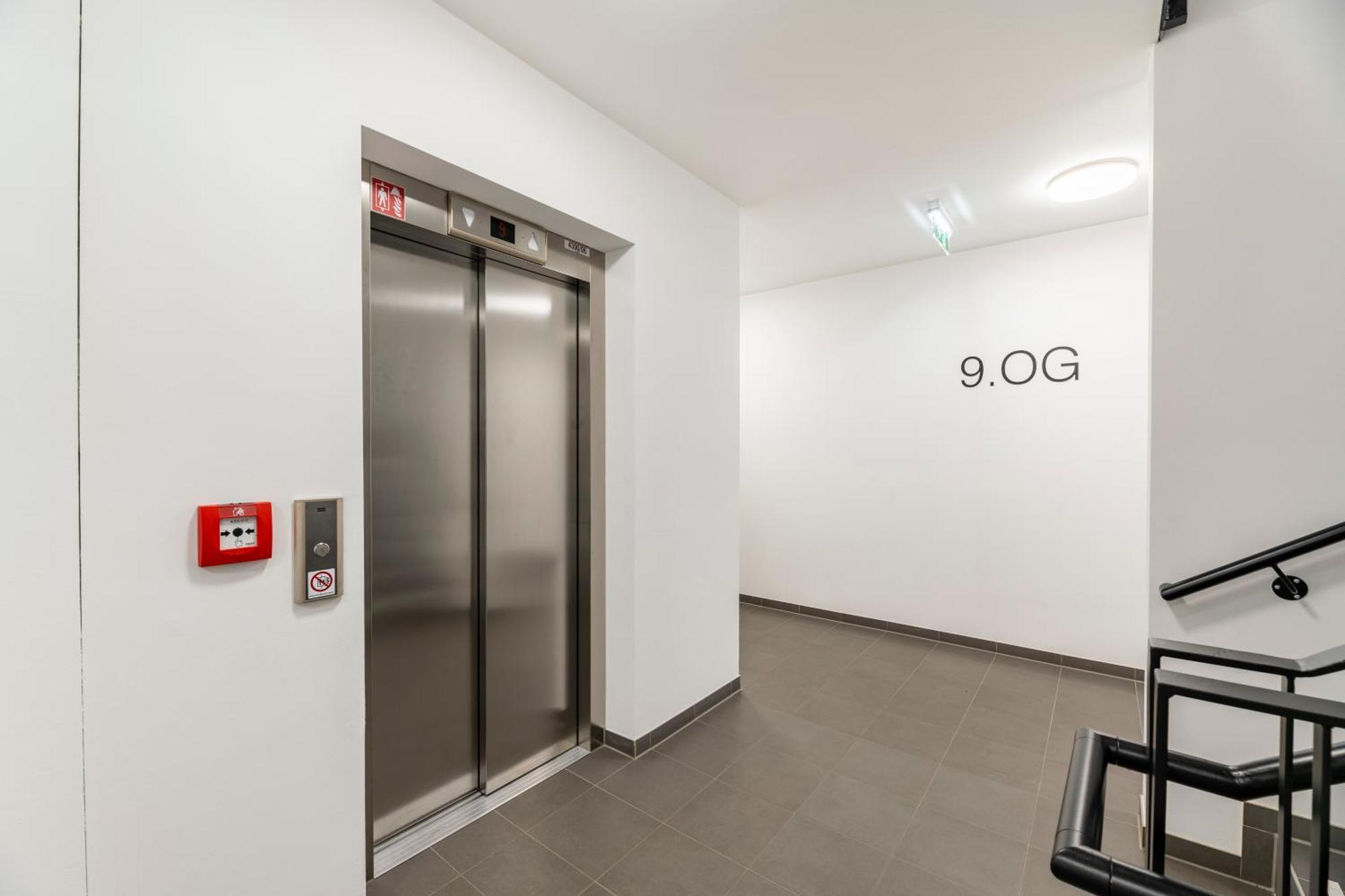 Edler Wohnraum Panoramablick 3 Sz Boxspringbetten, E-Ladestation, Kaffeevollautomat, Klima, Lift, Terrasse & 2Xtg Graz Kültér fotó