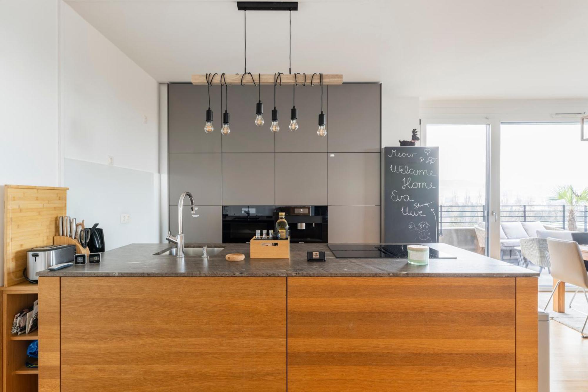 Edler Wohnraum Panoramablick 3 Sz Boxspringbetten, E-Ladestation, Kaffeevollautomat, Klima, Lift, Terrasse & 2Xtg Graz Kültér fotó