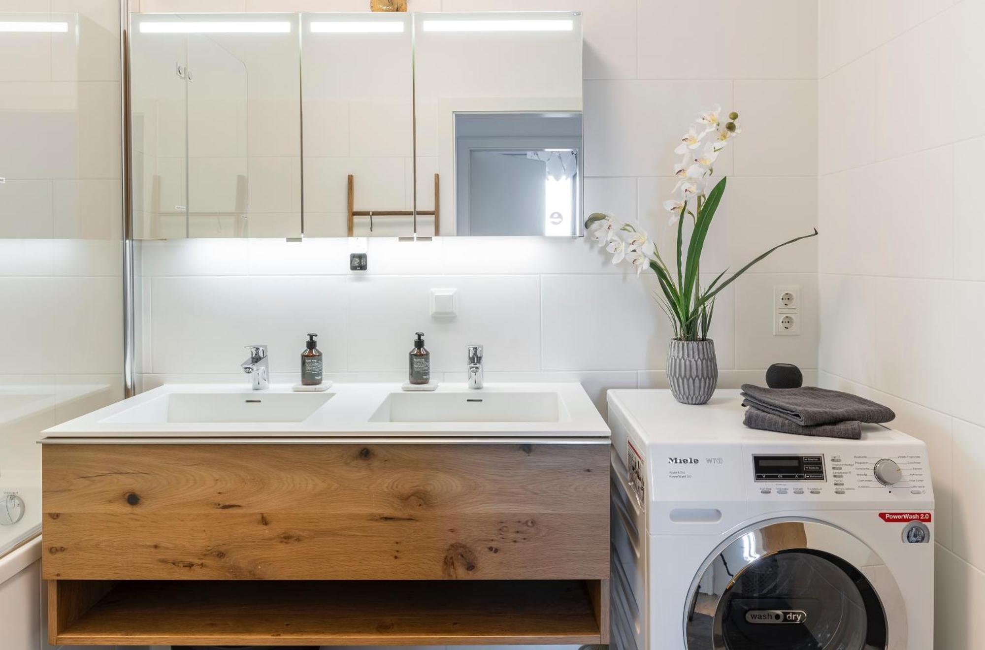 Edler Wohnraum Panoramablick 3 Sz Boxspringbetten, E-Ladestation, Kaffeevollautomat, Klima, Lift, Terrasse & 2Xtg Graz Kültér fotó