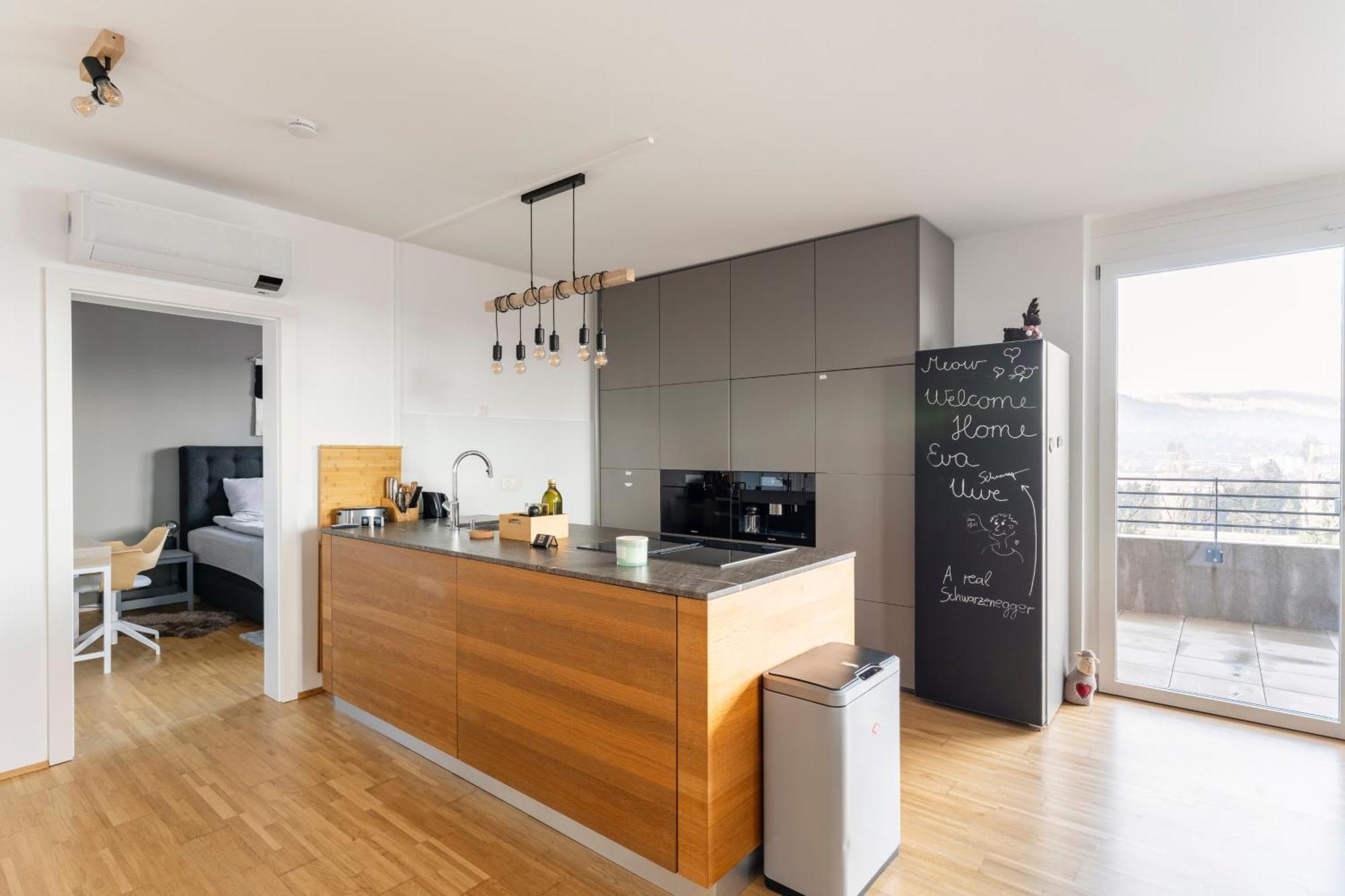 Edler Wohnraum Panoramablick 3 Sz Boxspringbetten, E-Ladestation, Kaffeevollautomat, Klima, Lift, Terrasse & 2Xtg Graz Kültér fotó